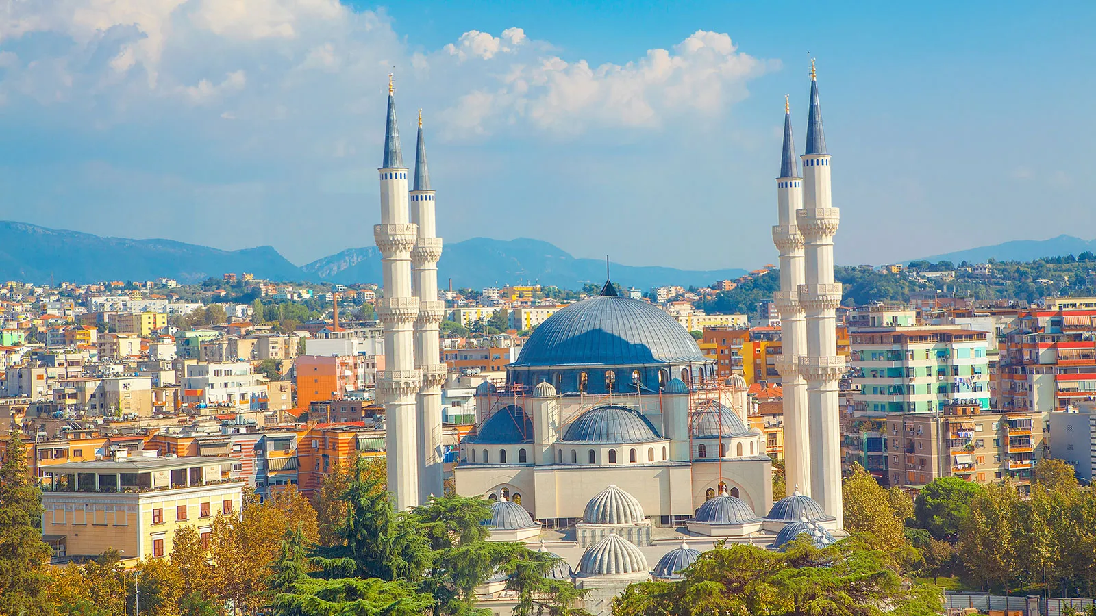 Blick auf die große Moschee in Tirana