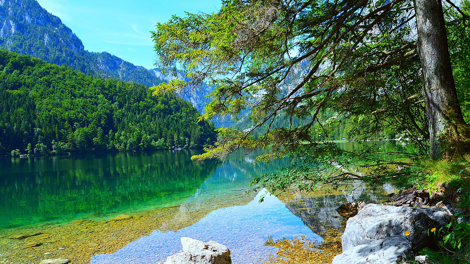 Leopoldsee auf einer Wanderreise in Österreich besuchen