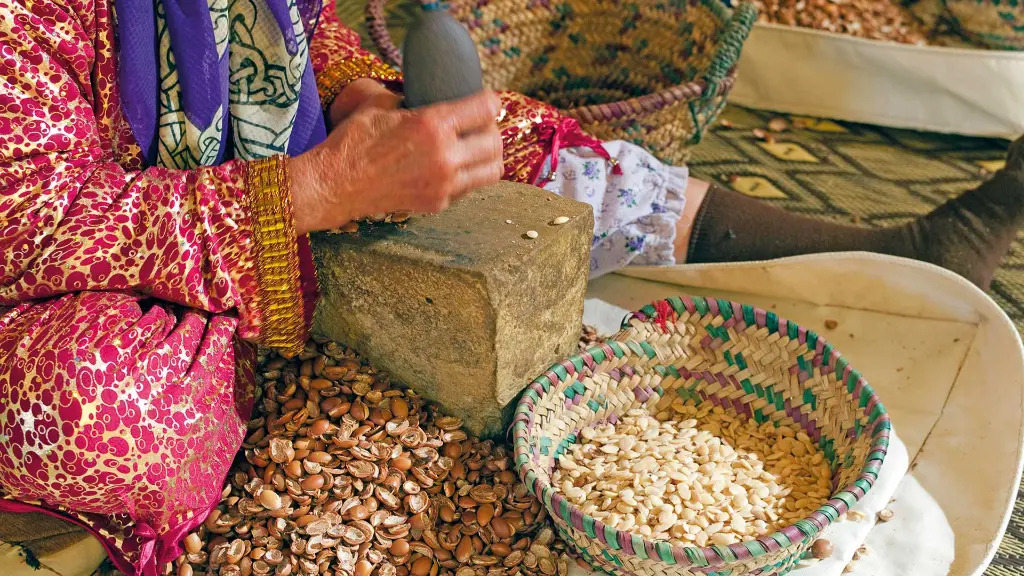 Marokko Magische Welt voller Entdeckungen Traditionelle Herstellung von Arganöl