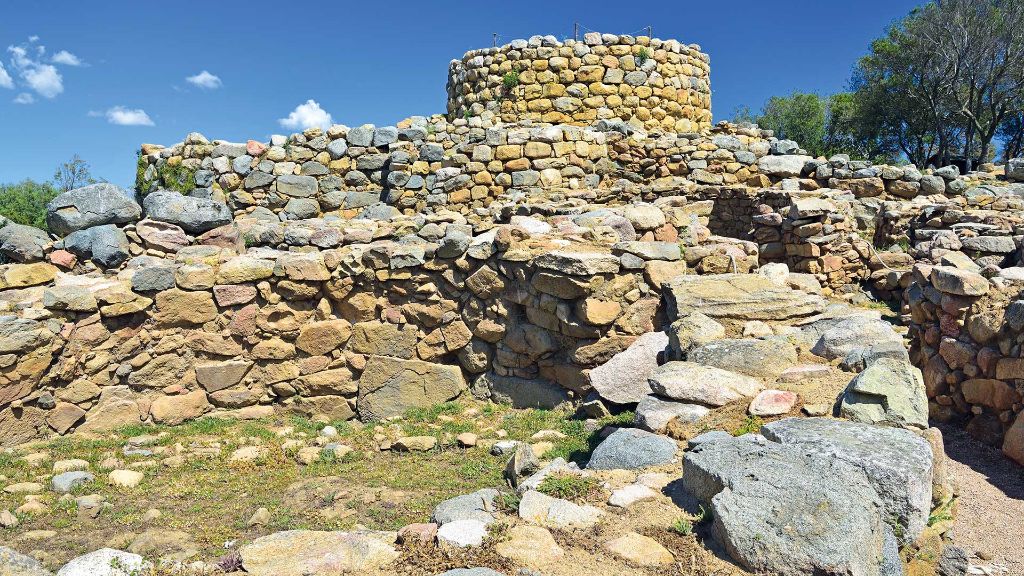 Korsika und Sardinien - Nuraghe La Prisgiona