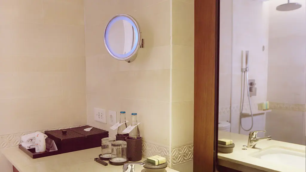 5239-5240_bali_content_1920x1080px_Deluxe-Room-Bathroom-01.jpg