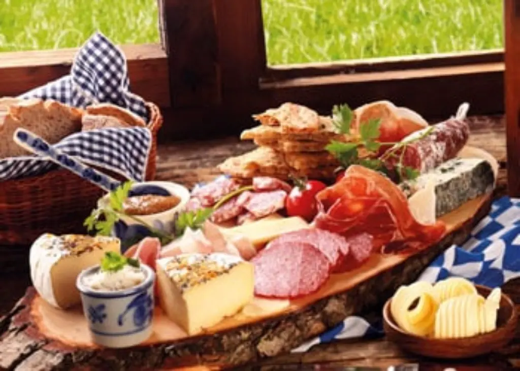 deutschland-muenchen-seenland-Inklusive-bayerischer-Brotzeit
