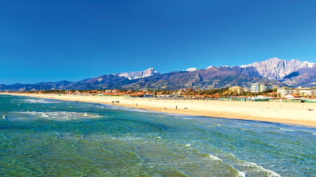 Italien Dolce Vita Toskana - Strand der Versiliaküste