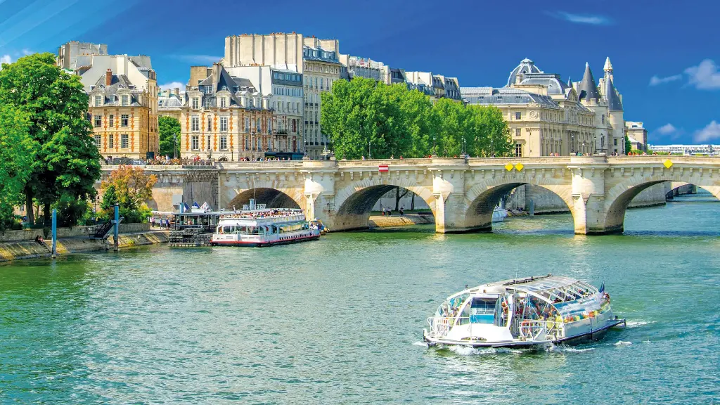 Paris von der Seine erkunden