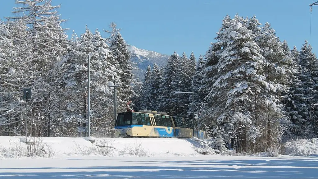 5348_Lago-Maggiore_content_1920x1080px_Centovalli-Bahn_im_Winter