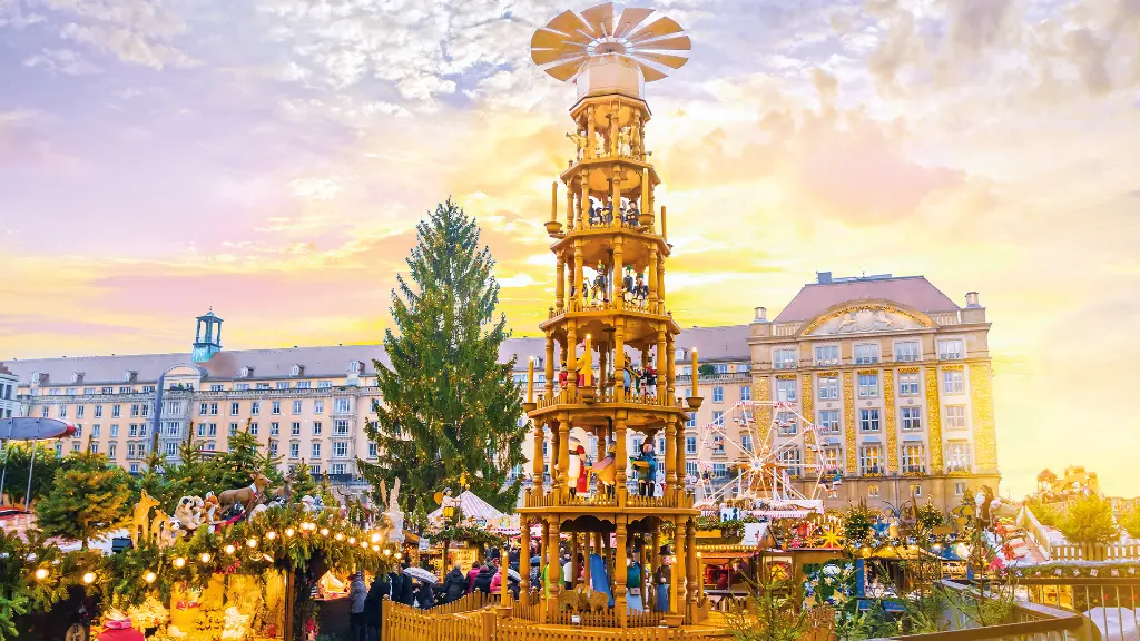 5359_Adventszauber_Dresden-Prag_Striezelmarkt_Stufenpyramide