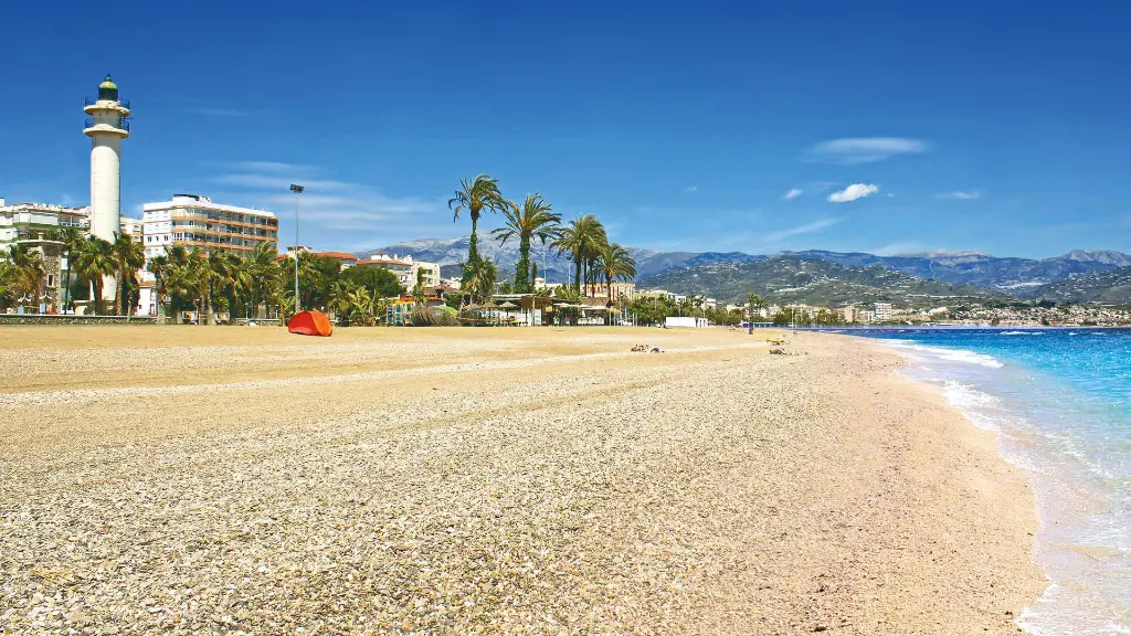Spanien Das Beste aus Andalusien - Kilometerlanger Sandstrand in Torre del Mar