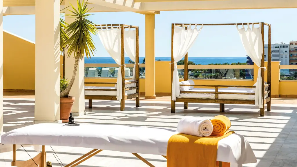 6090-91_Das-Beste-aus-Andalusien_content_1920x1080px_Hotel_Terrasse