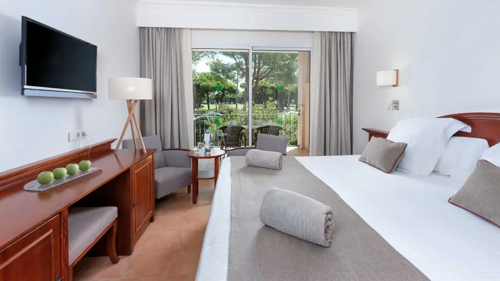 5812_Costa-de-la-luz-Hotel-valentin-sancti-perti-Zimmerbeispiel