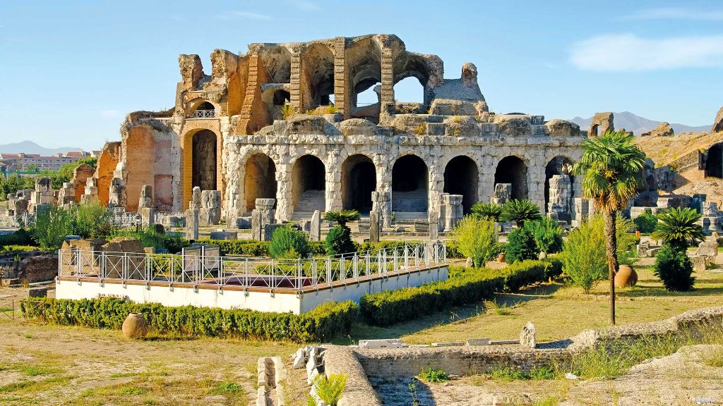 Italien Reise Göttliche Amalfiküste - Amphitheater von Capua