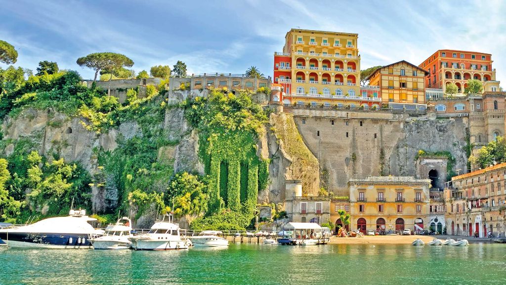 Italien Reise Göttliche Amalfiküste - Hafen von Sorrent