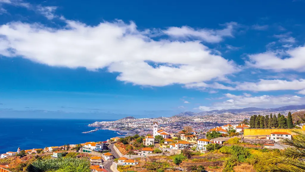 Die Fenchelbucht mit der Inselhauptstadt Funchal