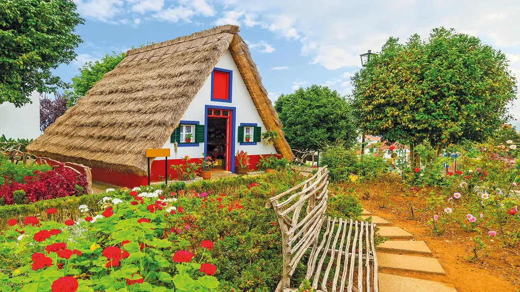 Zubuchbarer Ausflug: Traditionelle Strohhäuschen auf Madeira
