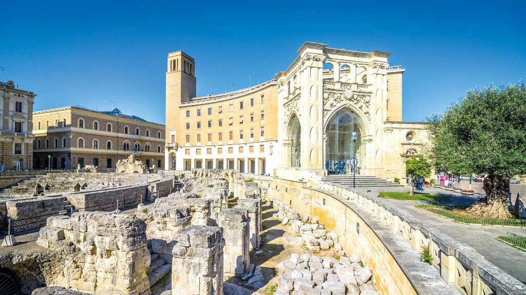 Italien Apulien Strahlende Schönheit - Amphitheater in Lecce