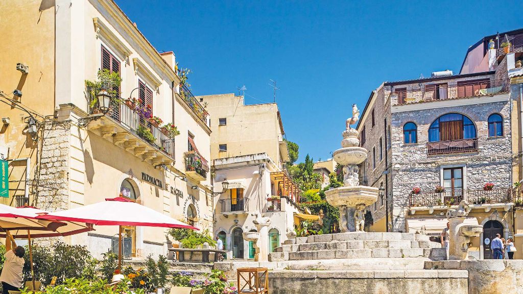 Italien Sizilien Inselgöttin unter dem Ätna - Altstadt von Taormina