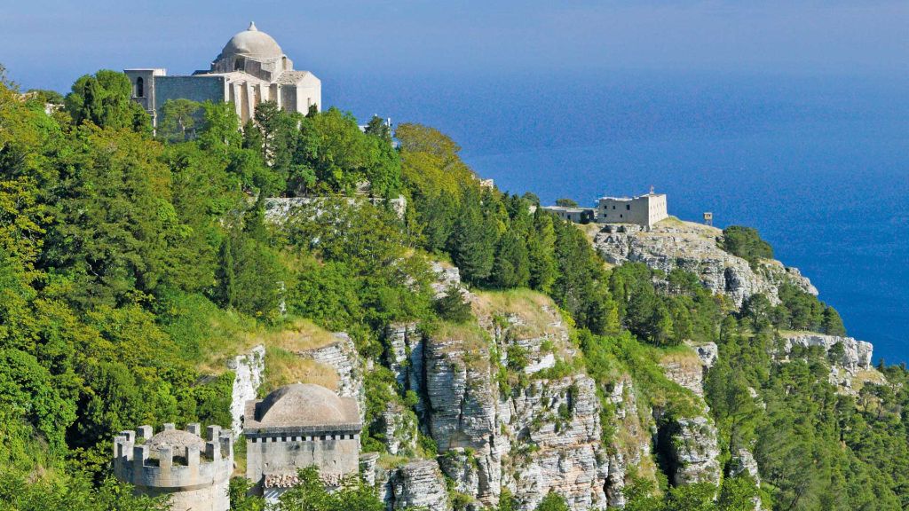 Italien Sizilien Inselgöttin unter dem Ätna - Normannenstädtchen Erice
