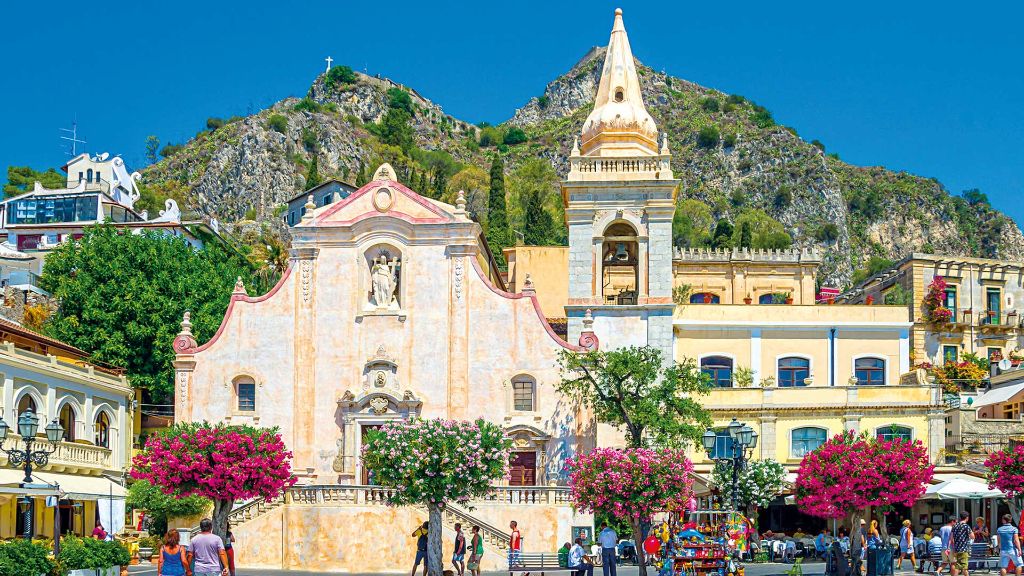 Italien Sizilien Inselgöttin unter dem Ätna - Kirche in Taormina