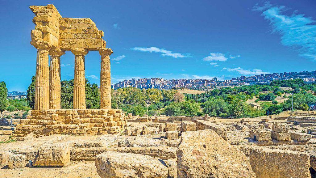 Italien Sizilien Inselgöttin unter dem Ätna - Tal der Tempel