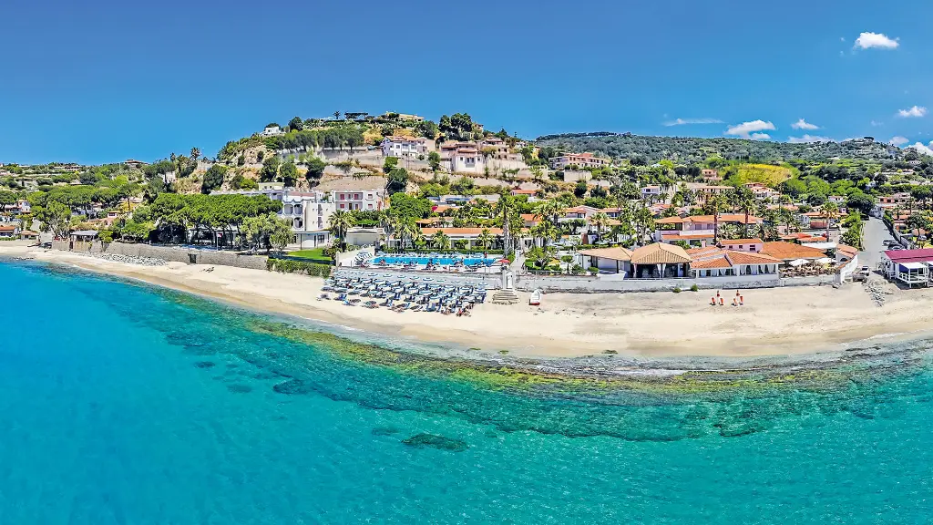 6085-88_Bella-Calabria_content_1920x1080px_4-Sterne-Hotel_Villaggio_Baia_D'Ercole