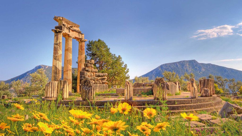 Griechenland Athen und die Kulturschaetze der Peloponnes - Delphi Terrasse