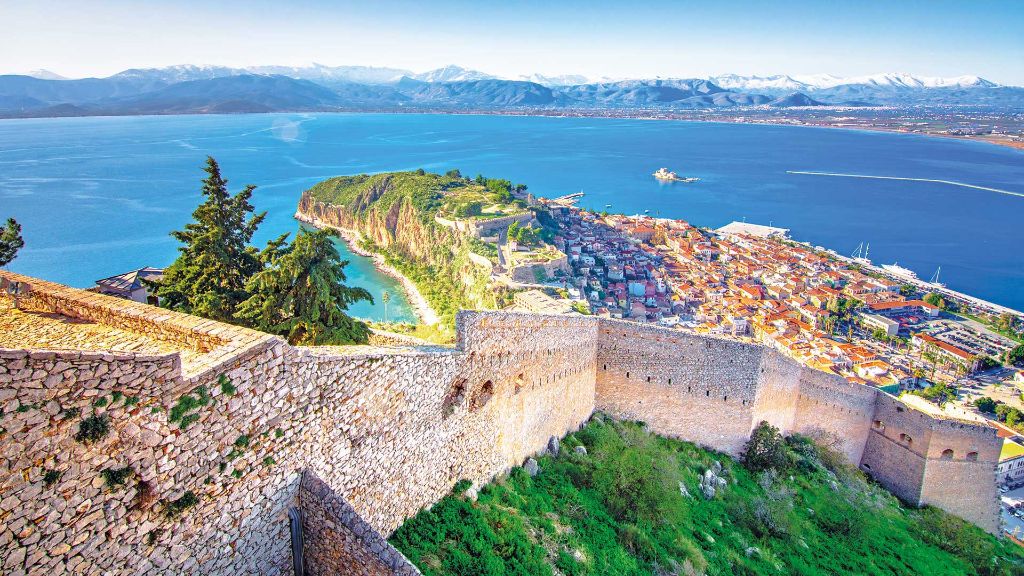 Griechenland Athen und die Kulturschaetze der Peloponnes - Blick von der Festung Palamidi in Nafplio