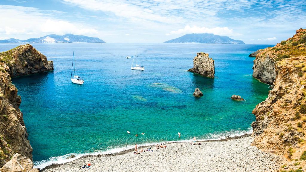 Italien Reise Sizilien und die Liparischen Inseln - Strand Cala Junco Panarea