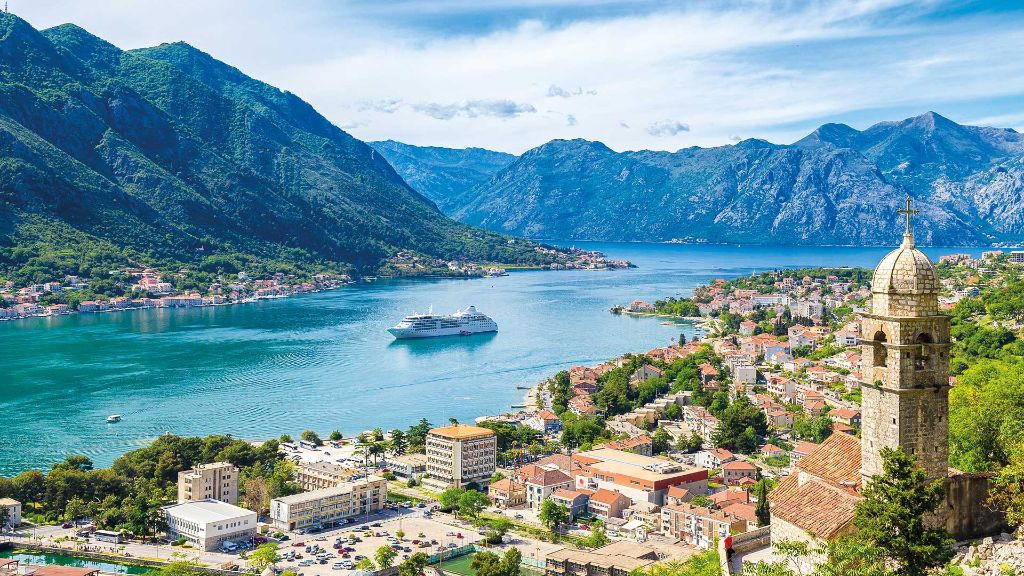 Montenegro plus Dubrovnik - Malerischer Fjord von Montenegro