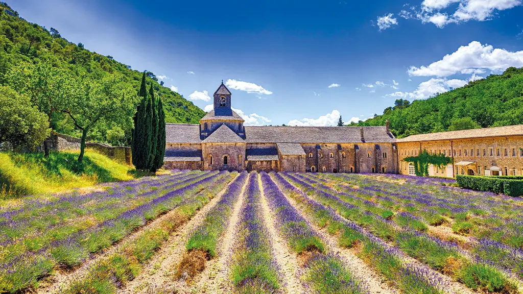 5866_suedfrankreich-mit-allen-sinnen_content_1920x1080px_Kloster-von-Senanque
