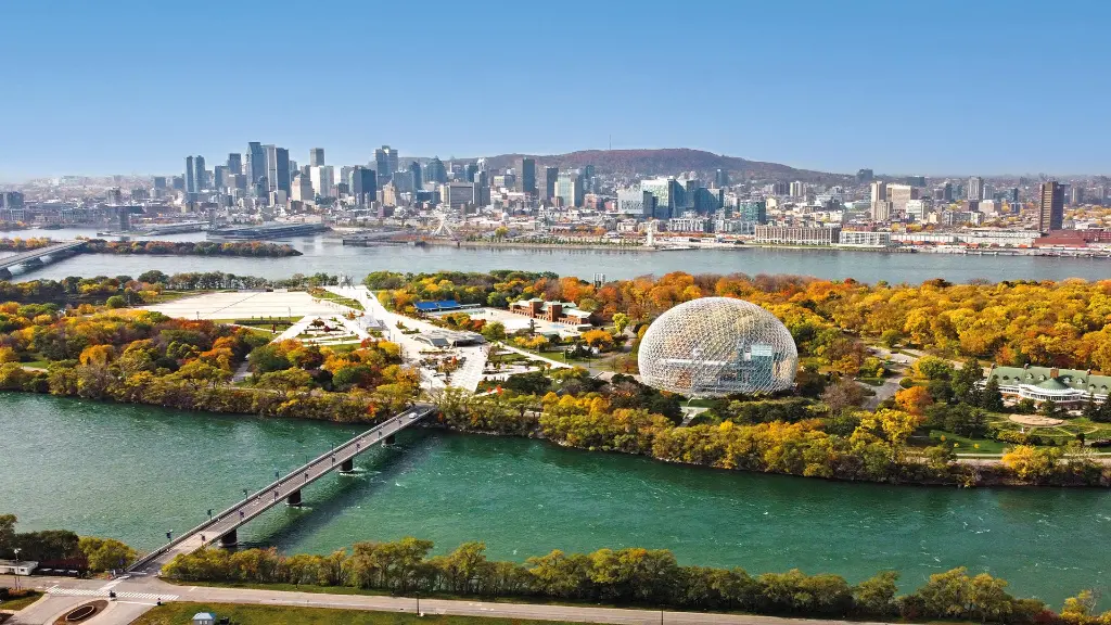 5882_Goldener_Herbst_Kanadas_Osten_Content_montreal