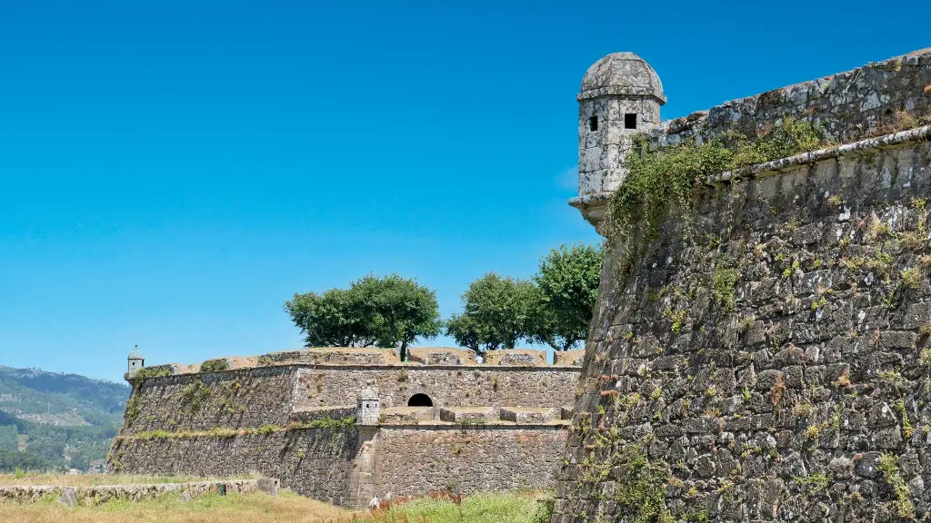 Nordportugal & Galicien Faszinierende Kulturlandschaft - Festungsmauern in Valença