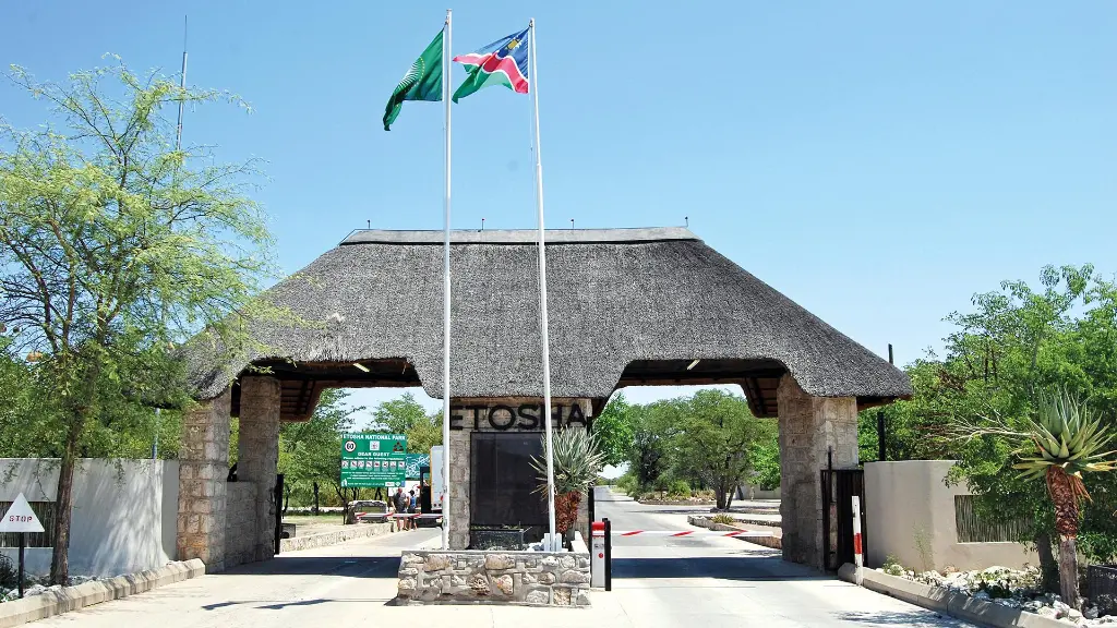 5893-94_Namibia_content_1920x1080px_etosha-nationalpark_gate