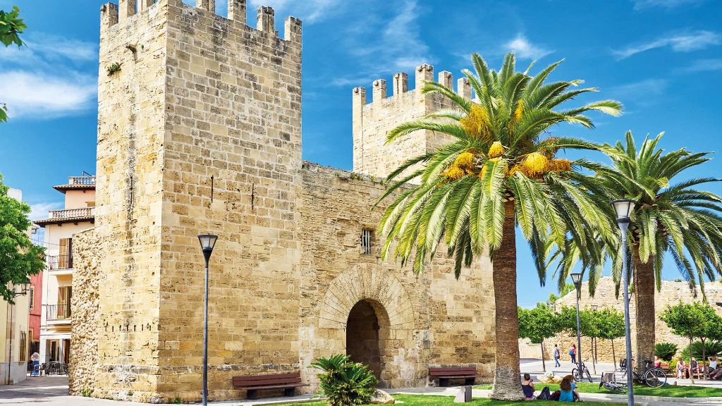 Mallorca zum Verlieben Stadtmauer von Alcúdia
