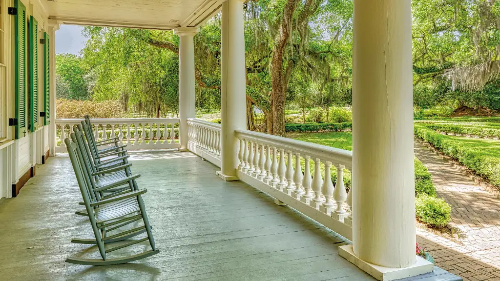 6000_Amerikas-Suedstaaten_content_1920x1080px_Rosedown-Plantation_veranda