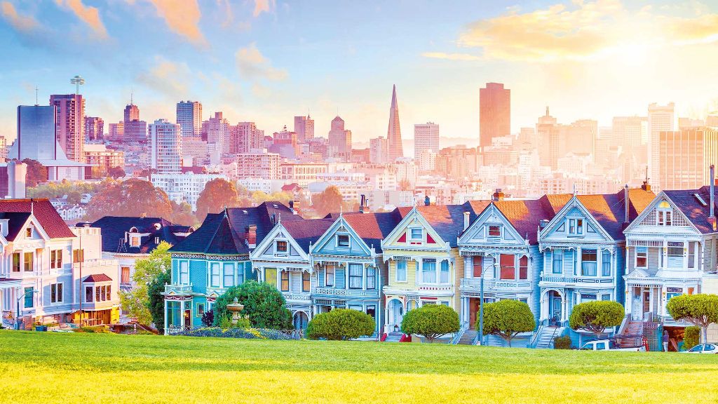 AmerikaGoldener Westen - Alamo Square vor der Skyline San Franciscos