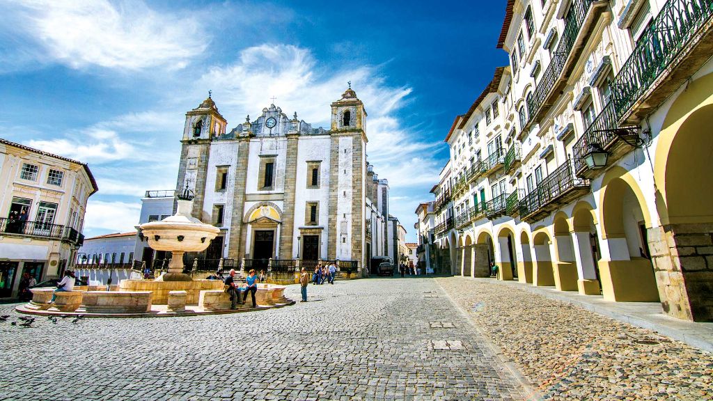 Algarve-und-Lissabon Évora