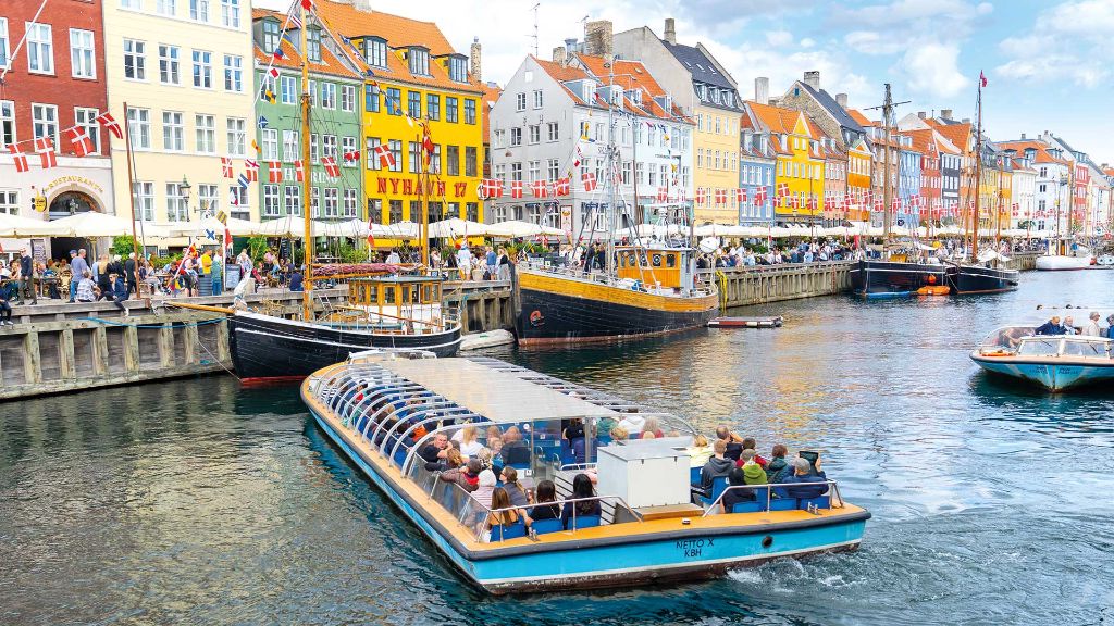 Skandinanische Städteerlebnisse - Kopenhagen per Bootsfahrt erleben