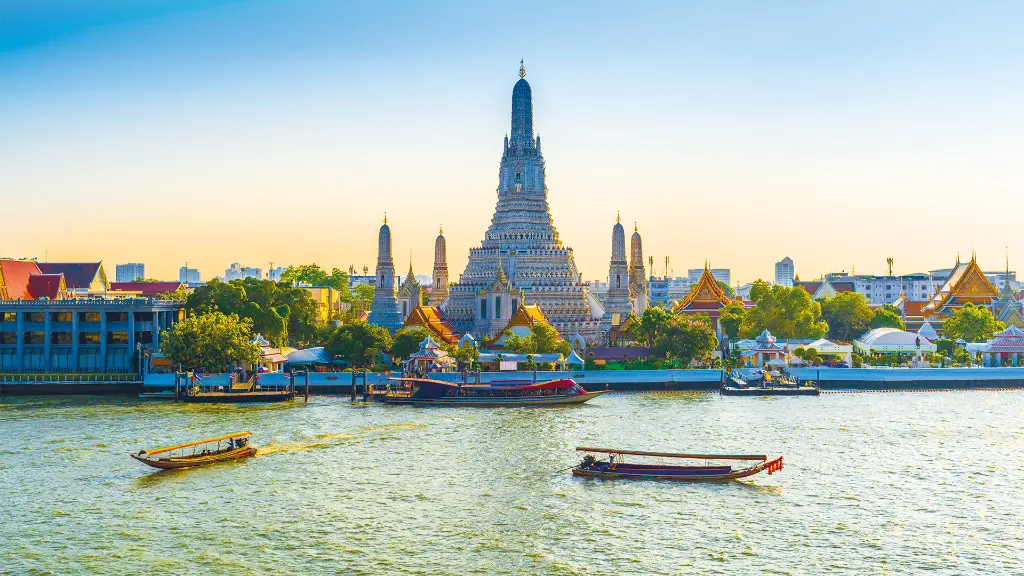 GoldenesThailand_Wat_Arun_Morgenroete