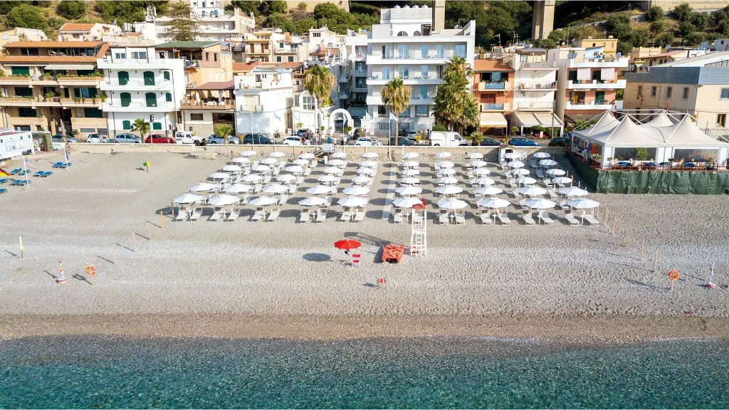 Sizilien_Inselgoettin-unter-dem-Aetna_Hotel-Albatros