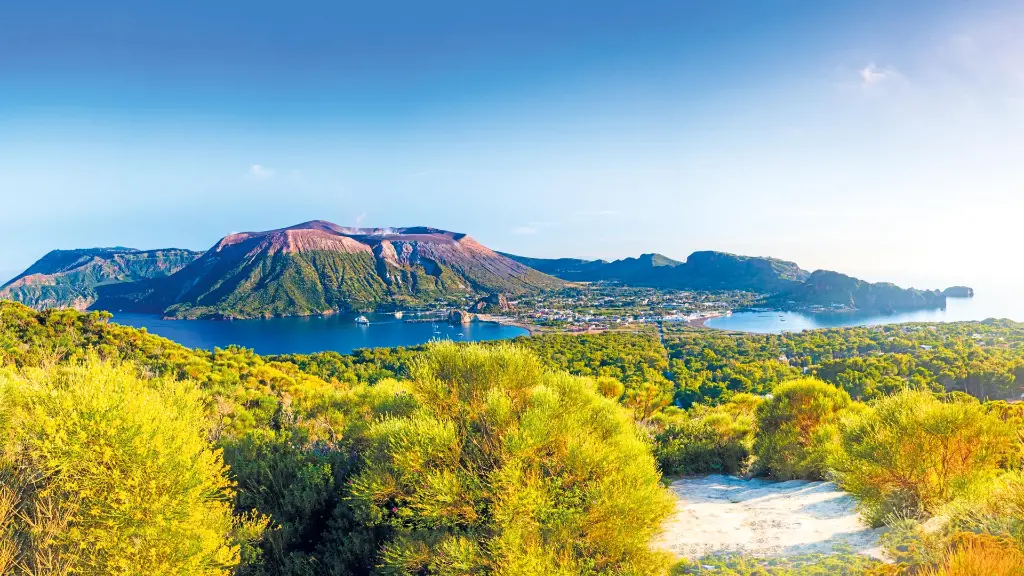 Sizilien_Inselgoettin-unter-dem-Aetna_Lipar-island