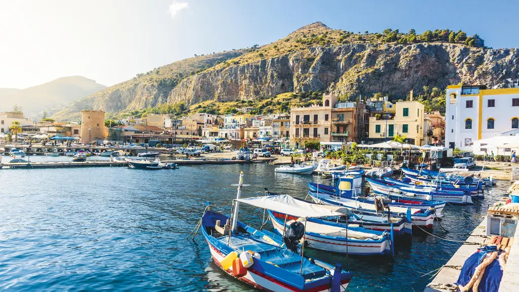 Sizilien_Inselgoettin-unter-dem-Aetna_Mondello