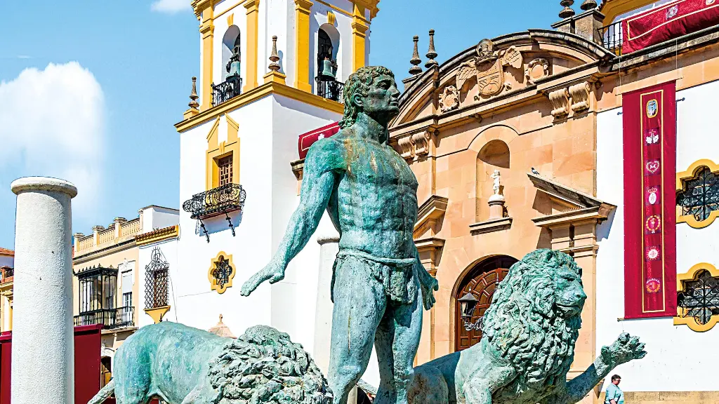6092-93_glanzlichter_andalusiens_content_1920x1080px_Herkules_Statue_Ronda