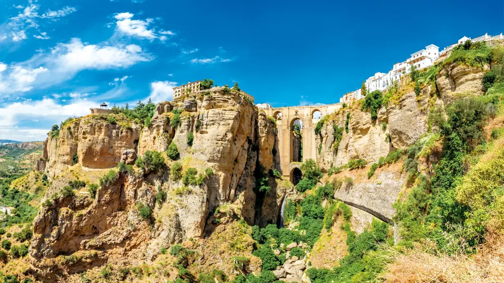 6092-93_glanzlichter_andalusiens_content_1920x1080px_Puente Nuevo in Ronda