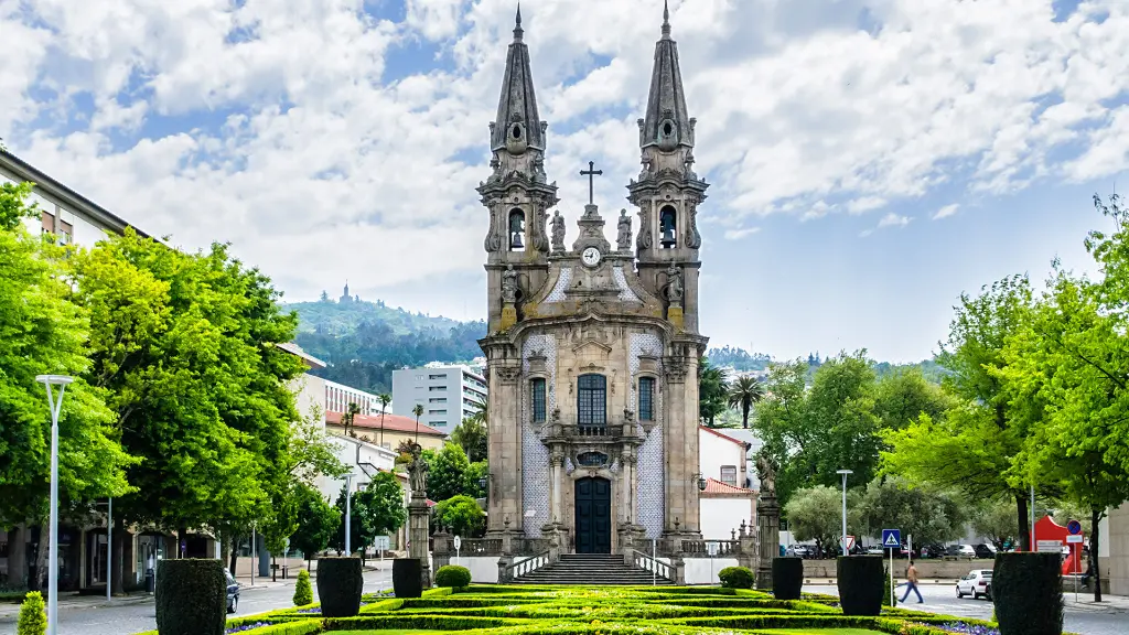 6632-35_glanzlichter-portugals_content_1920x1080px_guimaraes_quer