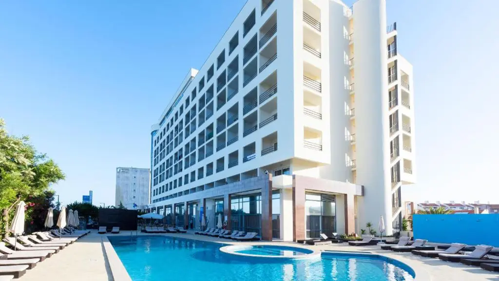 6636-37_Algarve-Lissabon_content_1920x1080px_TRYP-Caparica_hotel