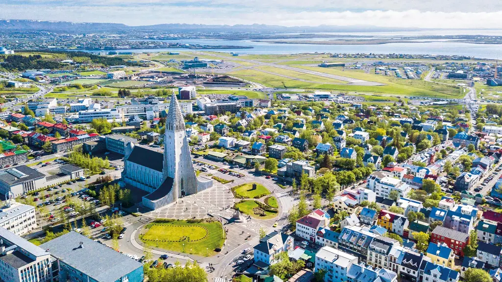 6653_Sagenhaftes-Island_content_1920x1080px_Blick über ReykjavÍk