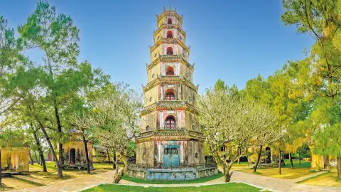 5280-81_Vietnam-Kambotscha_content_1920x1080px_Thien-Mu-Pagode-in-Hue-placeholder