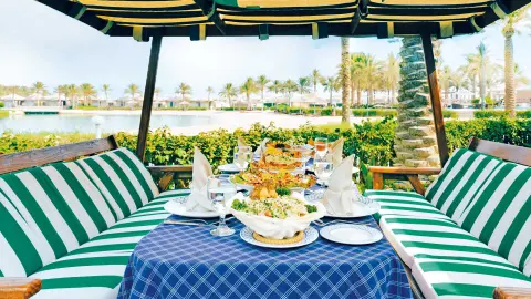 Bahrain  Die Perle im arabischen Golf - Traditionelles Essen im Hotel-placeholder