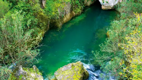 5347_Korsika_Sardinien_content_1920x1080px_Quelle-Sorgente-Su-Gologone-placeholder