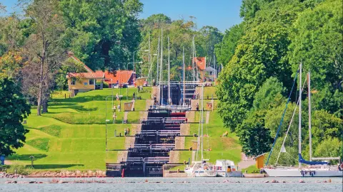 5362_einmal-rund-um-die-ostsee_content_1920x1080px_Schleusentreppe-von-Berg-im-Goeta-Kanal-placeholder