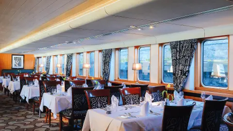 5528_Adventszauber_auf_dem-Rhein_25_content_1920x1080px_RP_Schiff_restaurant_BY3A4840-placeholder